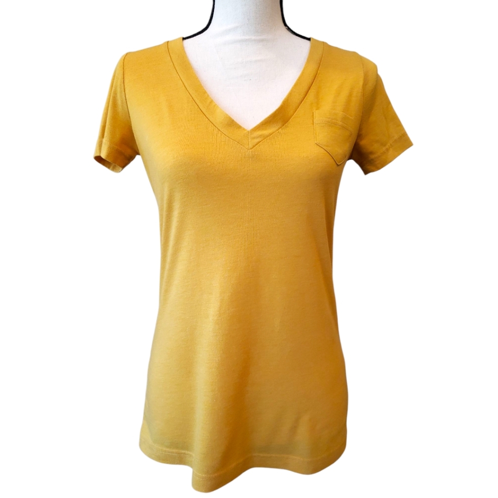 Mossimo Supply Co. V Neck Short Sleeves T-Shirt Size Small